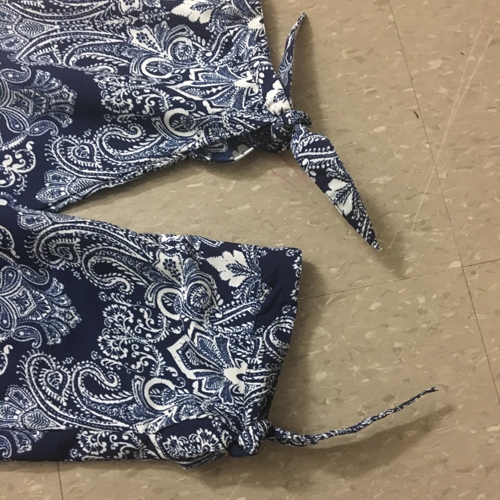Size small flowey pants